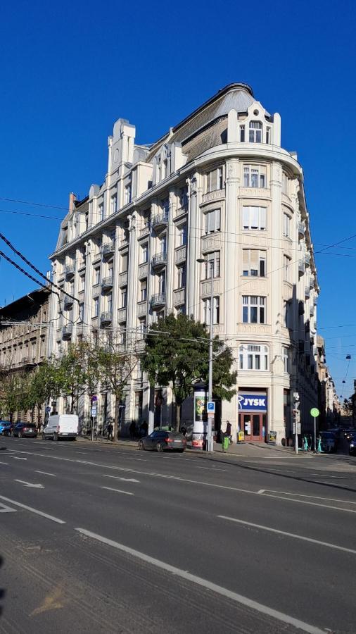 Superior Budapest Centrum Basilica Bagian luar foto